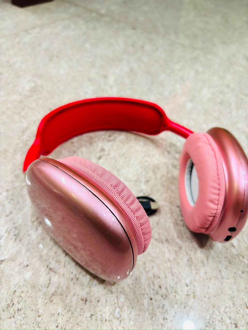 P9 Wireless Bluetooth Over-Ear Headphones in Pink